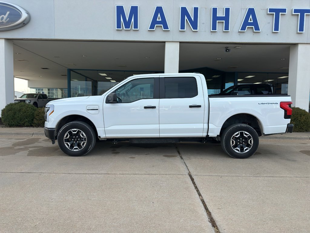 Used 2023 Ford F150 Lightning Pro image 4