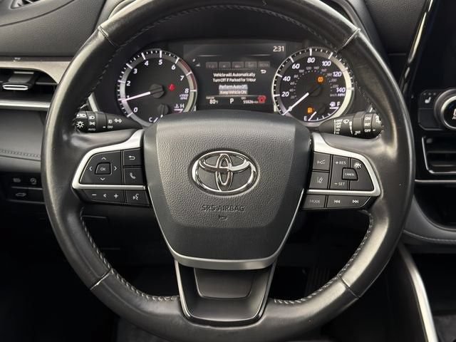 Used 2024 Toyota Highlander XLE AWD/4WD image 12