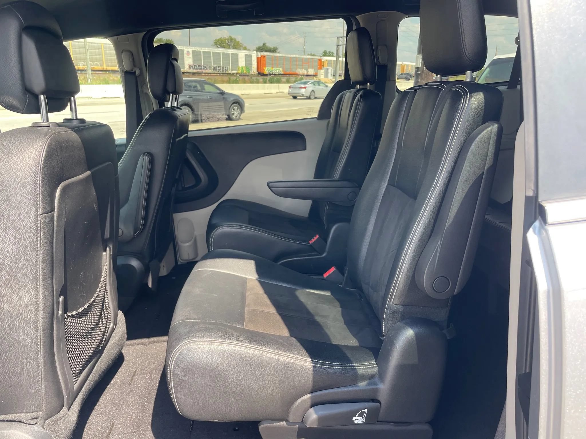 Used 2019 Dodge Grand Caravan SXT FWD image 16