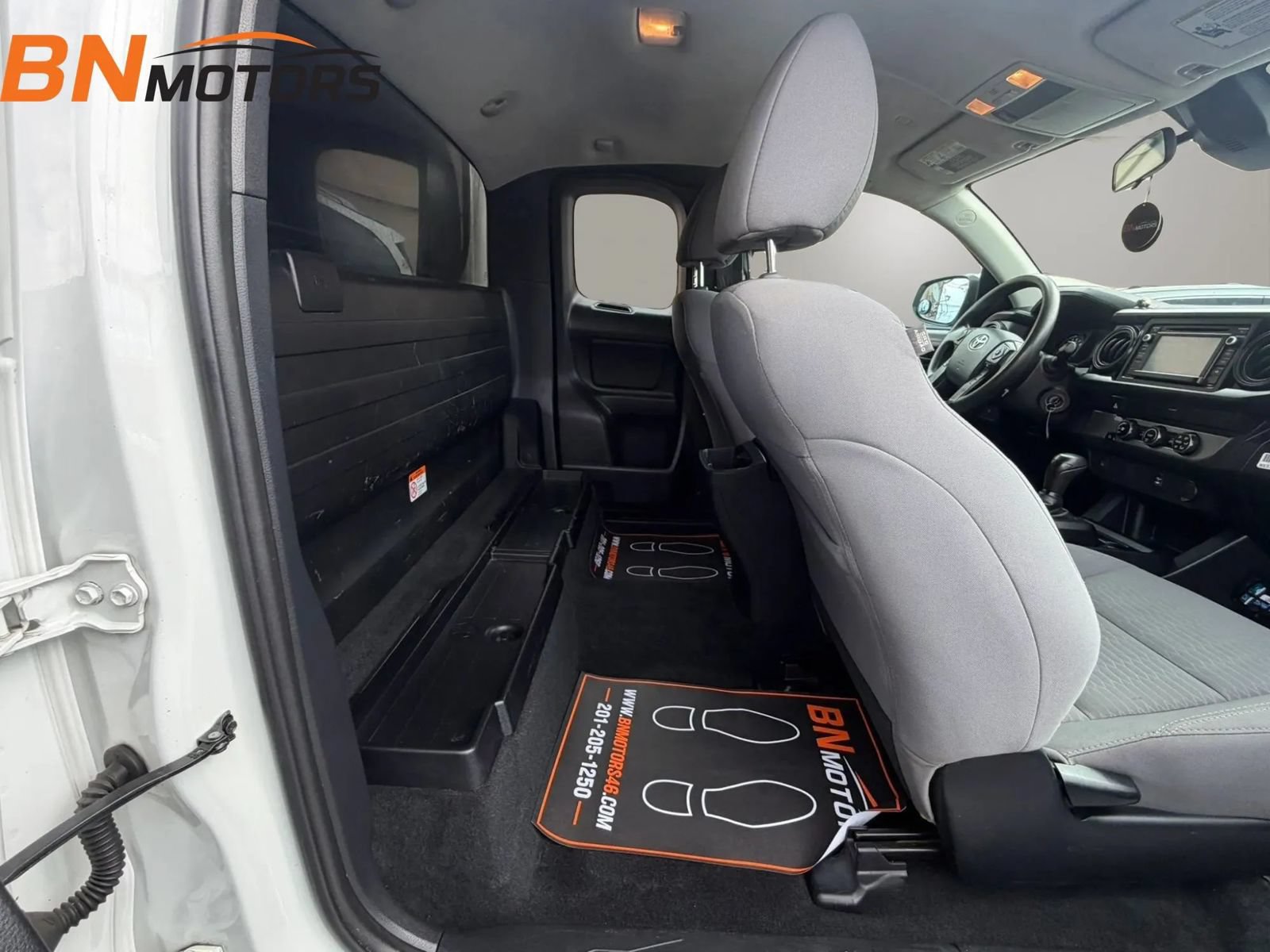 Used 2019 Toyota Tacoma SR RWD image 14