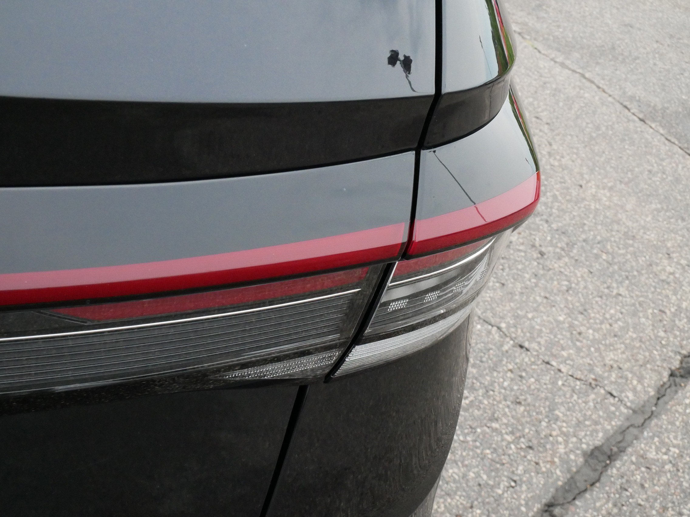 Certified 2025 Volkswagen Taos SE AWD/4WD image 17