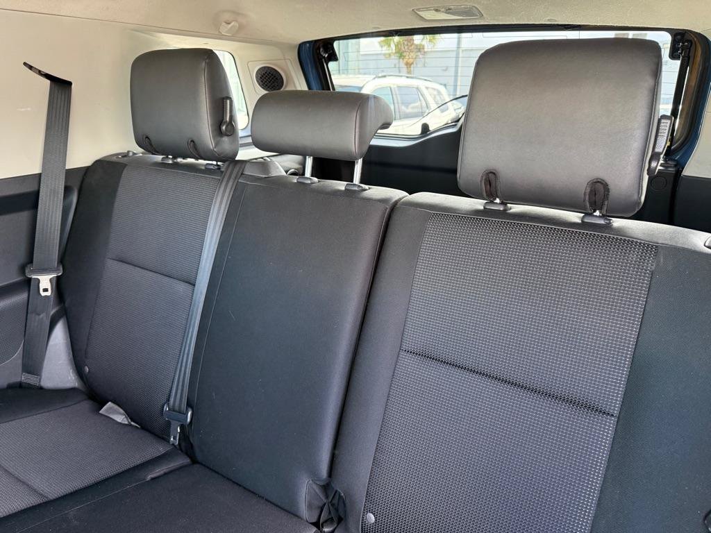 Used 2012 Toyota FJ Cruiser 4WD image 17