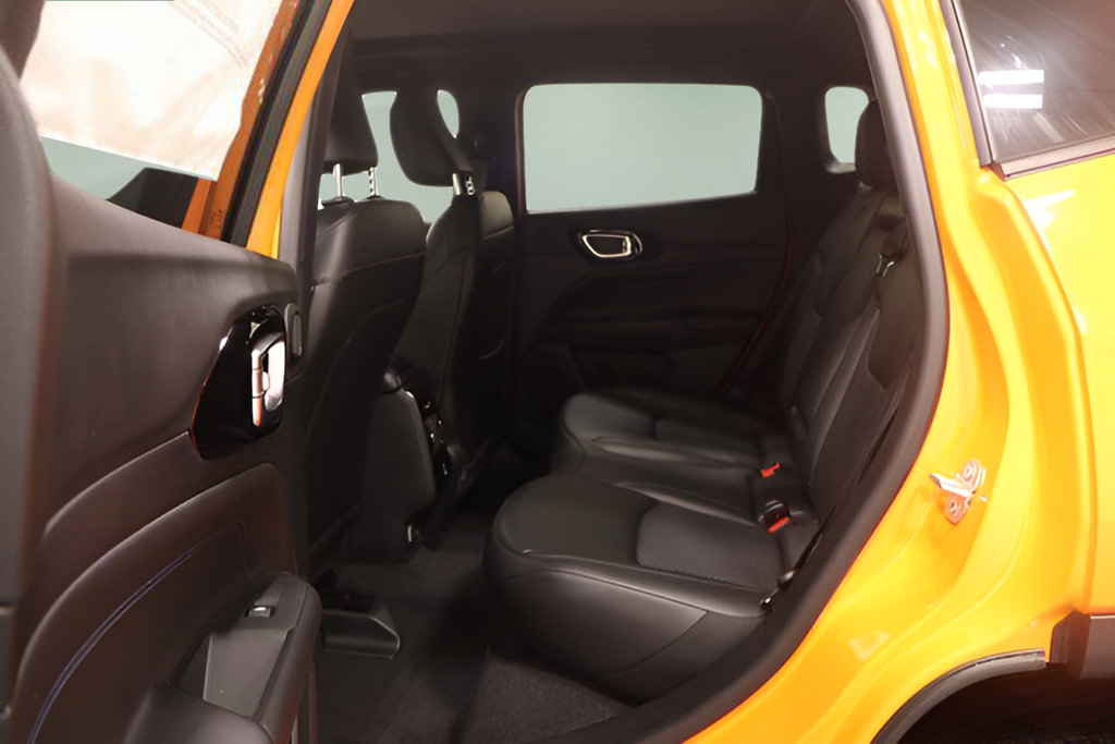 New 2026 Jeep Compass Latitude w/ Sun and Sound Group AWD/4WD image 14