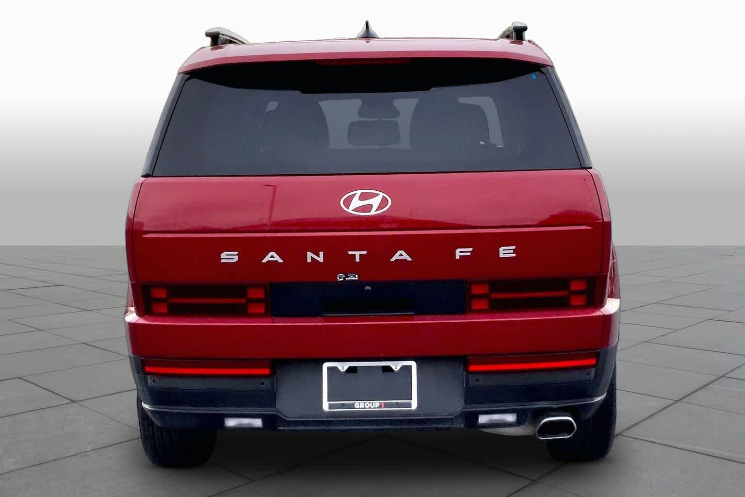 Used 2025 Hyundai Santa Fe SEL FWD image 5