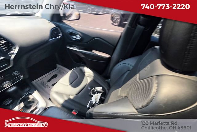 Used 2020 Jeep Cherokee Limited w/ Luxury Group AWD/4WD image 11