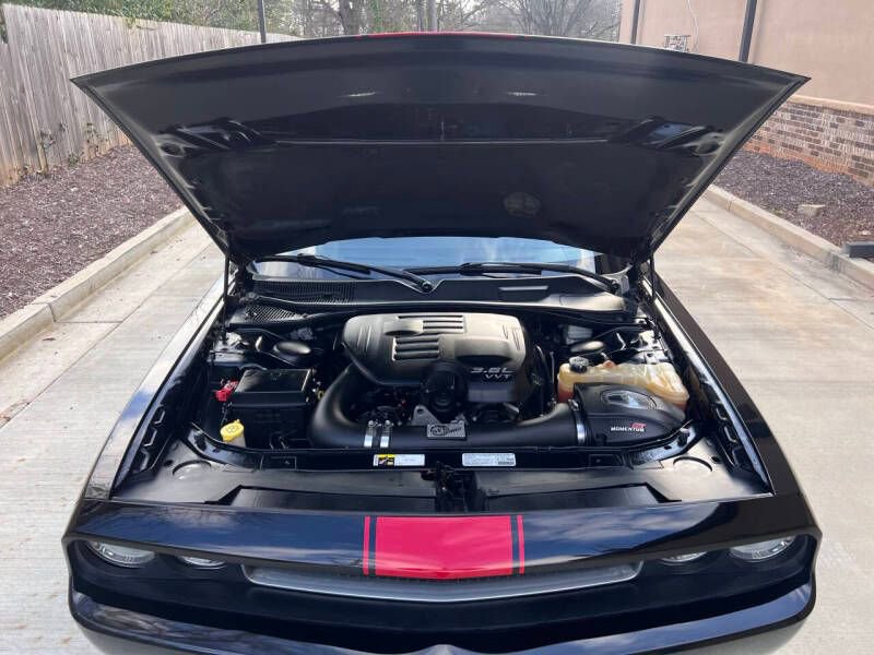 Used 2013 Dodge Challenger SXT RWD image 15
