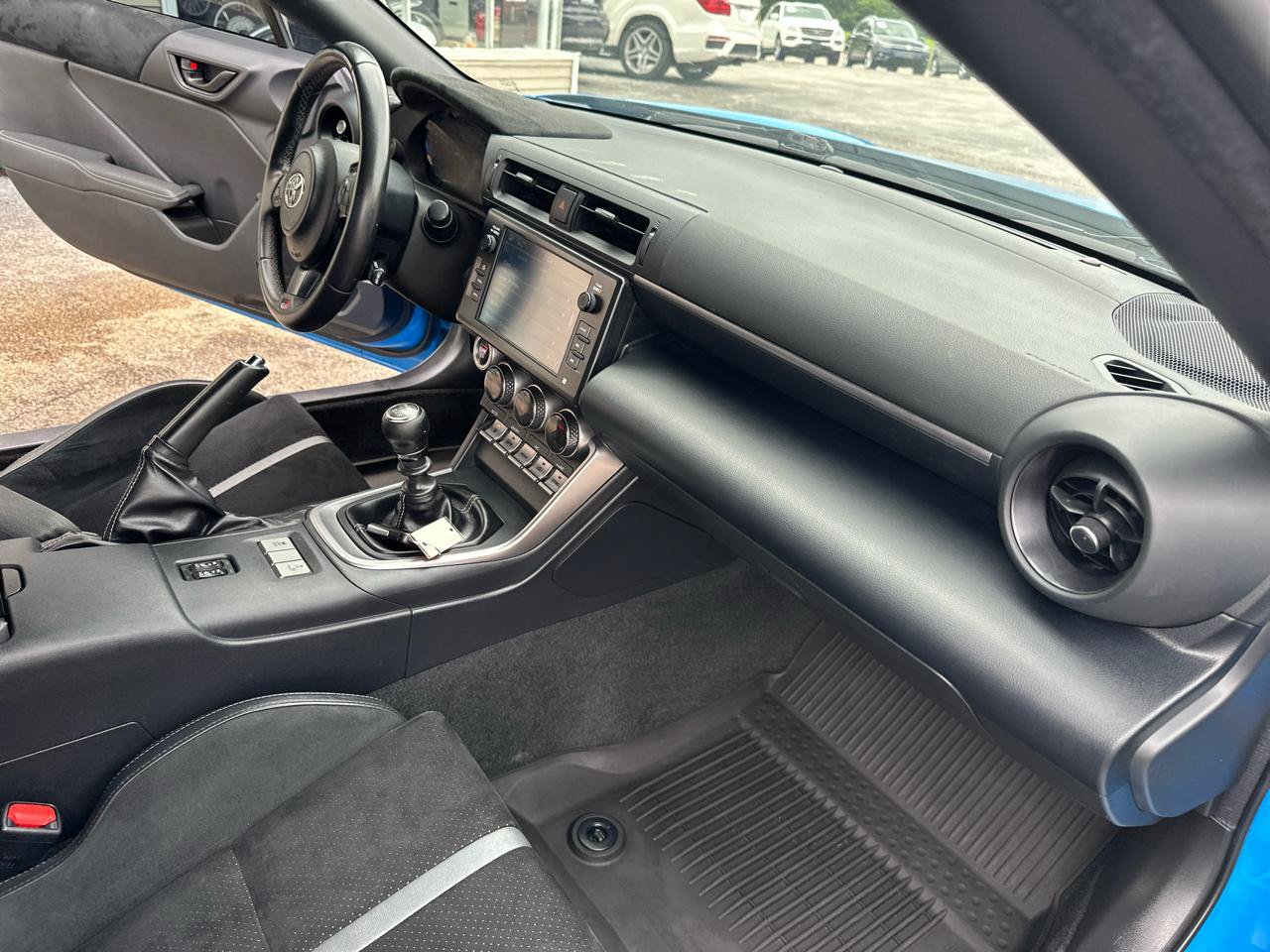 Used 2023 Toyota GR86 Premium w/ ALL Weather Mat Package (TMS) RWD image 17