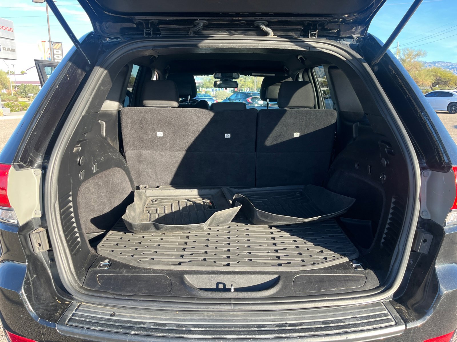 Used 2015 Jeep Grand Cherokee Laredo w/ Quick Order Package 23E image 34