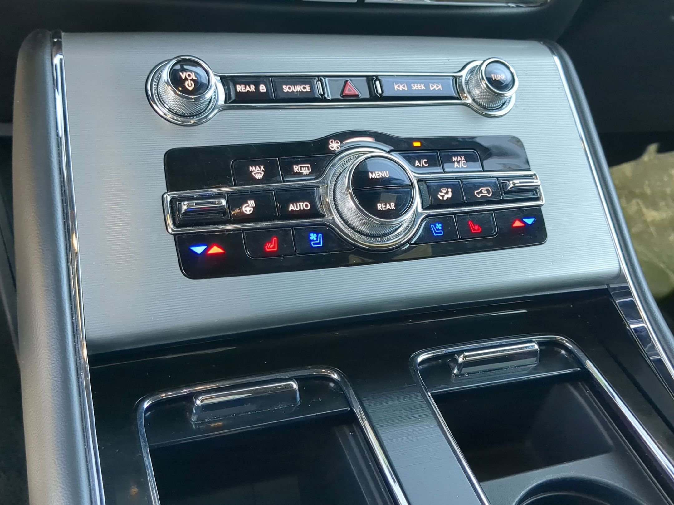 Used 2023 Lincoln Aviator Reserve w/ Equipment Group 201A image 18