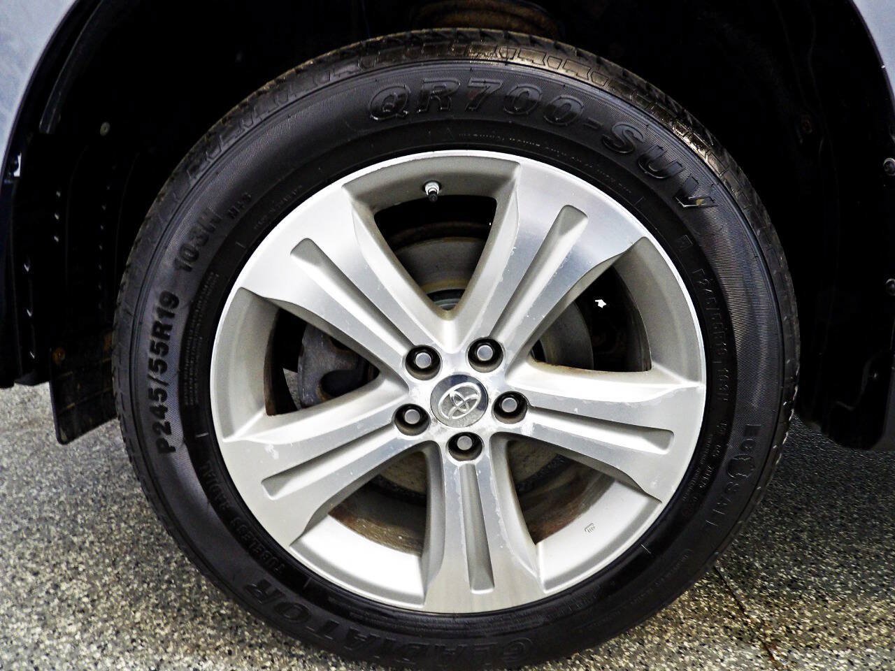 Used 2012 Toyota Highlander Limited w/ Tow Pkg AWD/4WD image 22