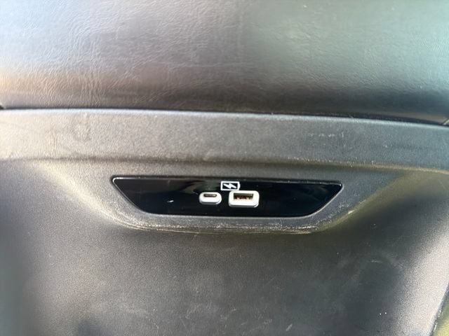 Used 2023 Chrysler Pacifica Touring-L FWD image 36