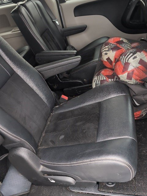 Used 2017 Dodge Grand Caravan SXT image 10