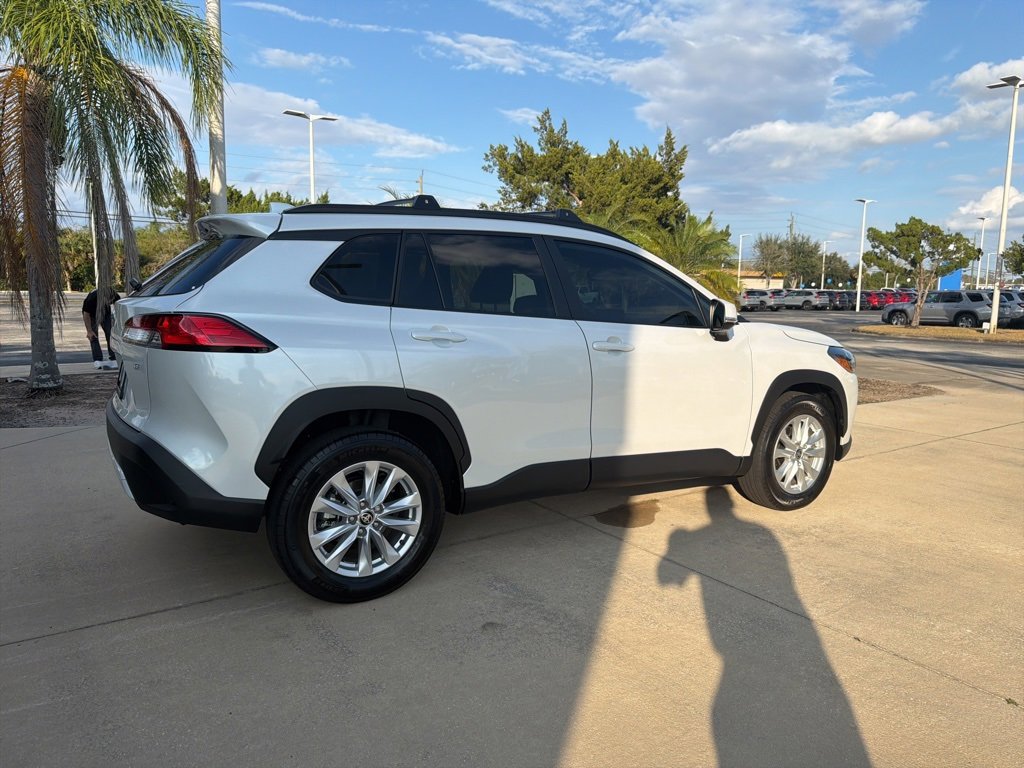 Used 2024 Toyota Corolla Cross LE image 10