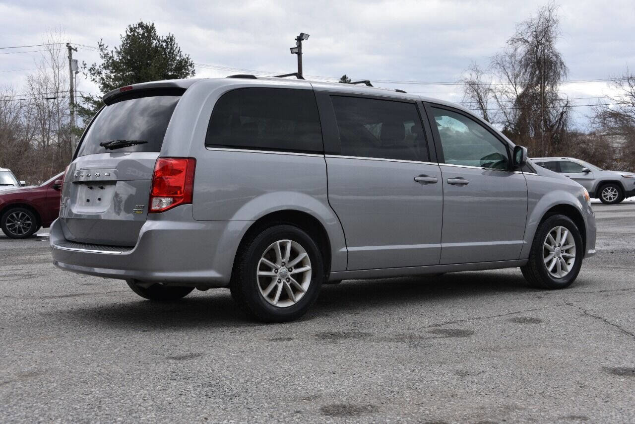 Used 2019 Dodge Grand Caravan SXT image 5