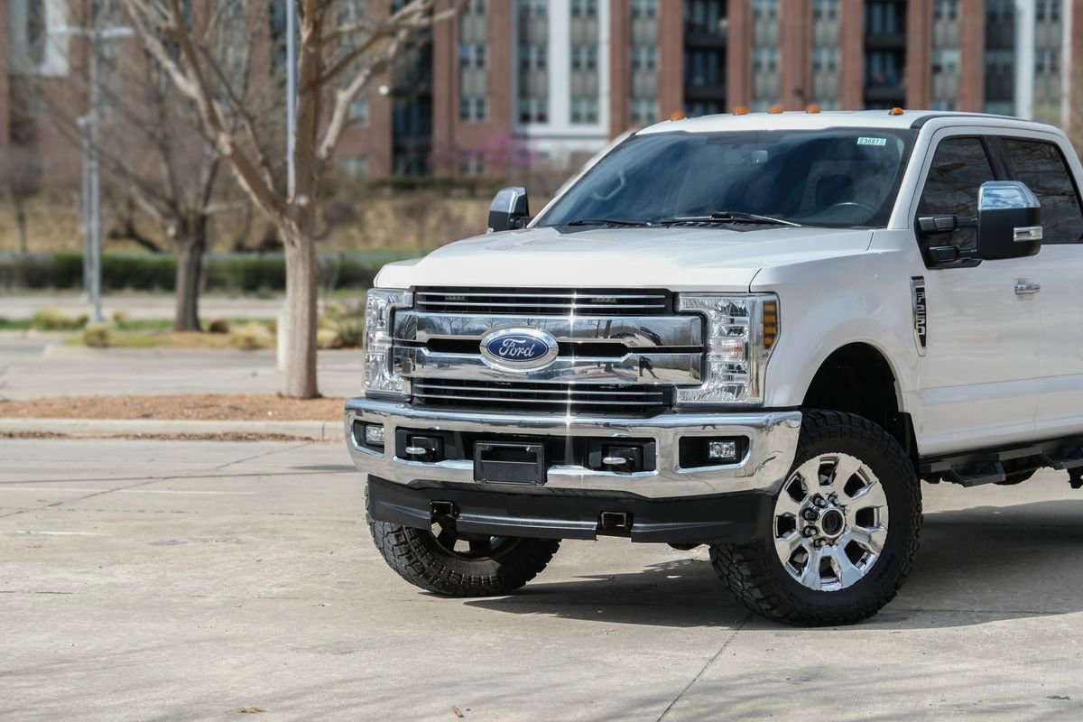 Used 2018 Ford F250 Lariat w/ Chrome Package image 8