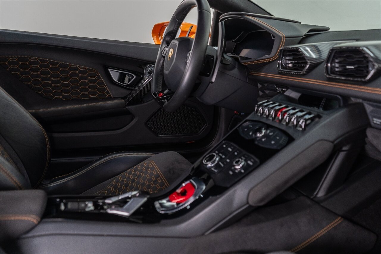 Used 2017 Lamborghini Huracan LP 610-4 AWD/4WD image 39