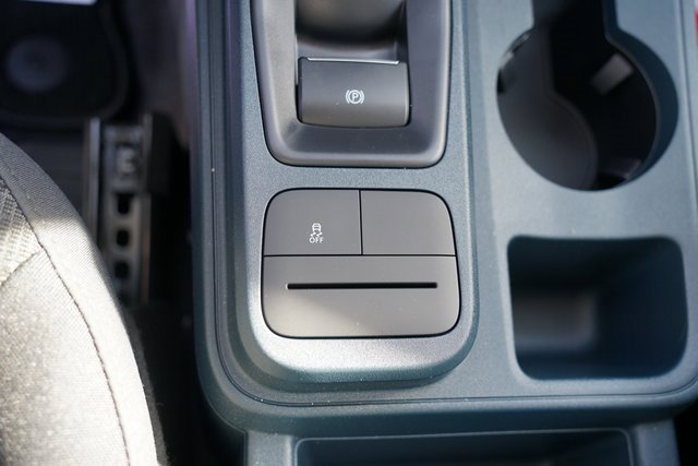 Certified 2025 Ford Maverick XL image 18