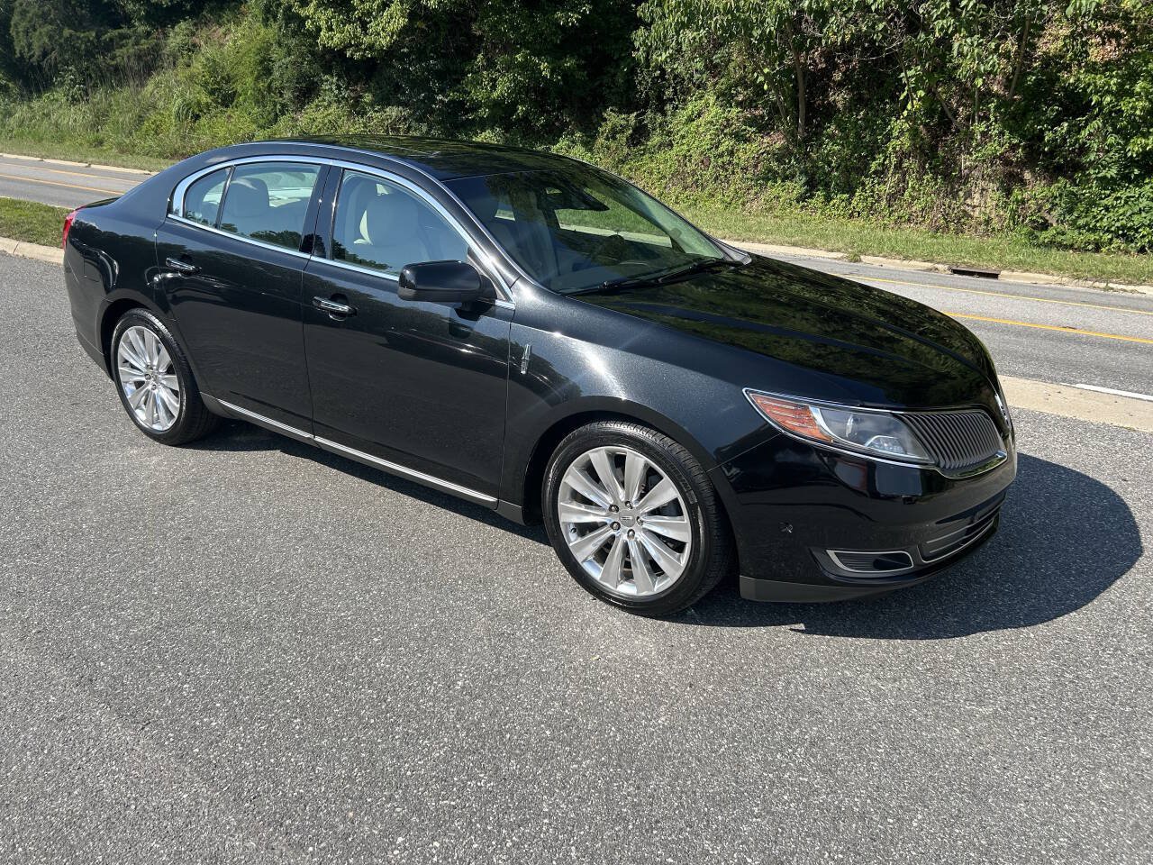 Used 2013 Lincoln MKS AWD image 10