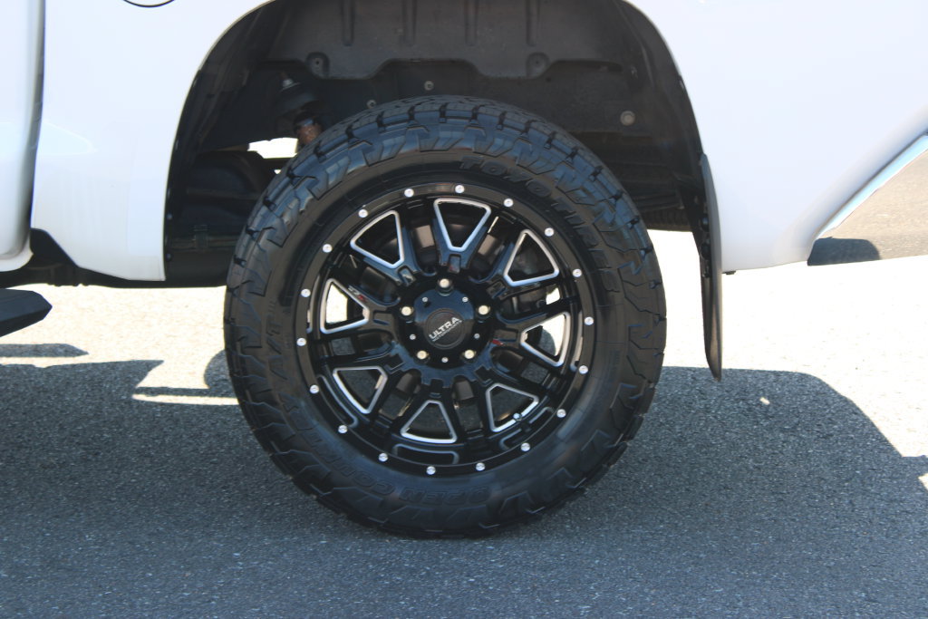 Used 2019 Toyota Tundra SR5 w/ SR5 Upgrade Package AWD/4WD image 14