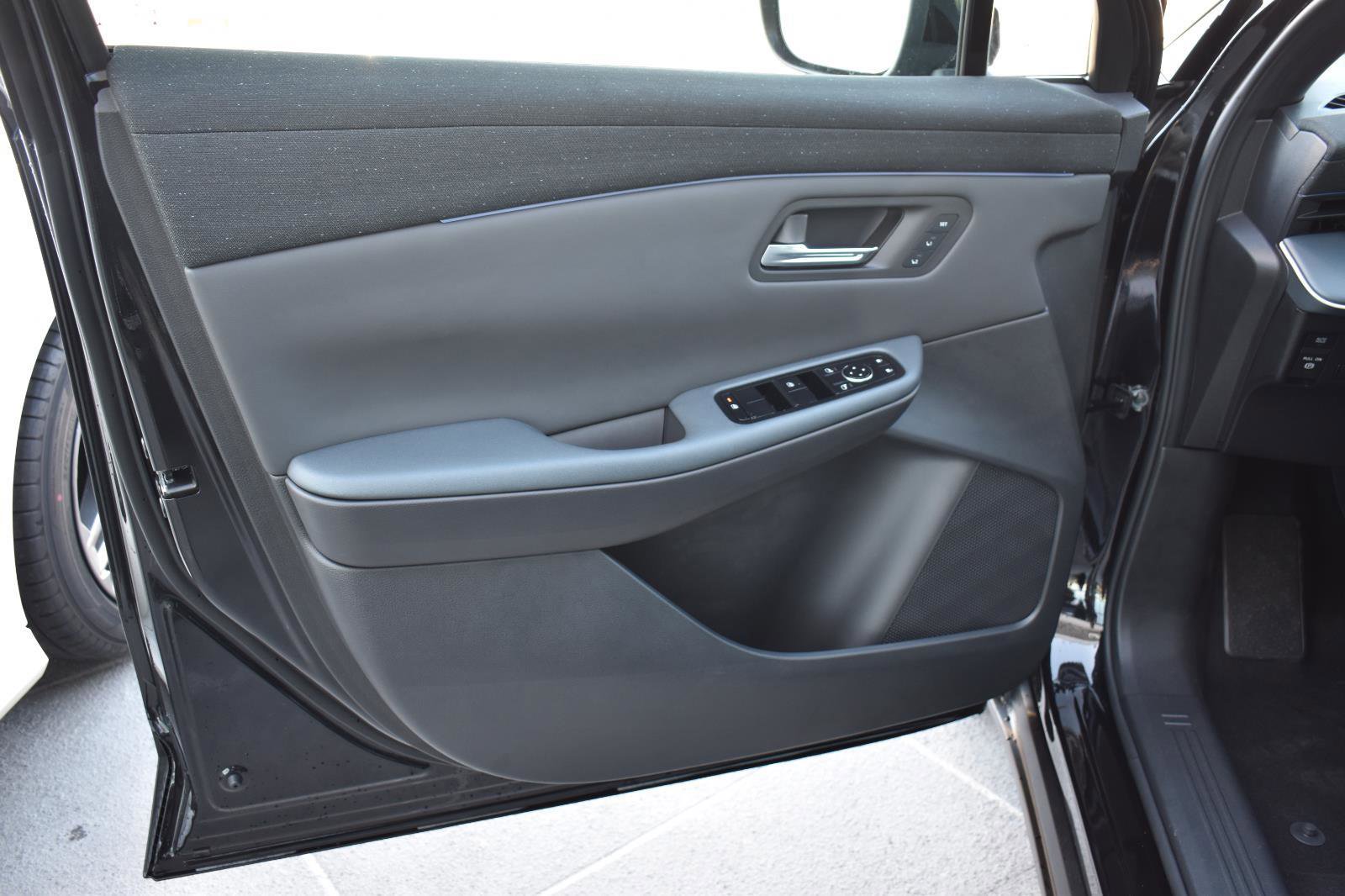 New 2026 Nissan Leaf Platinum+ image 21