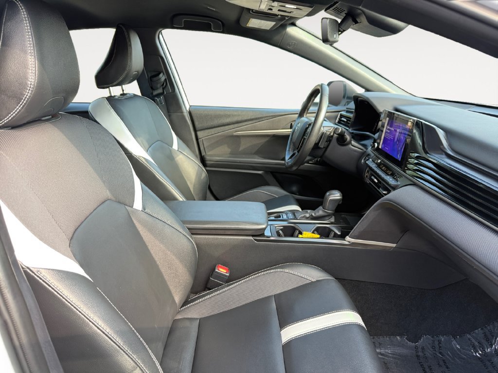 Certified 2025 Toyota Camry SE w/ Convenience Package AWD/4WD image 15