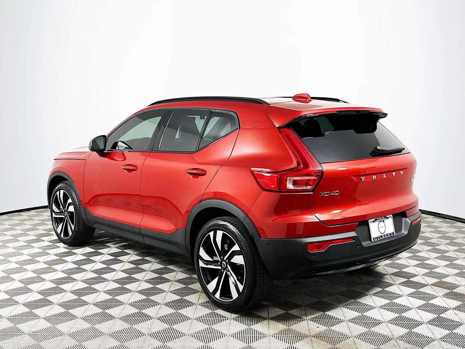 Used 2025 Volvo XC40 B5 Ultra w/ Climate Package AWD/4WD image 5