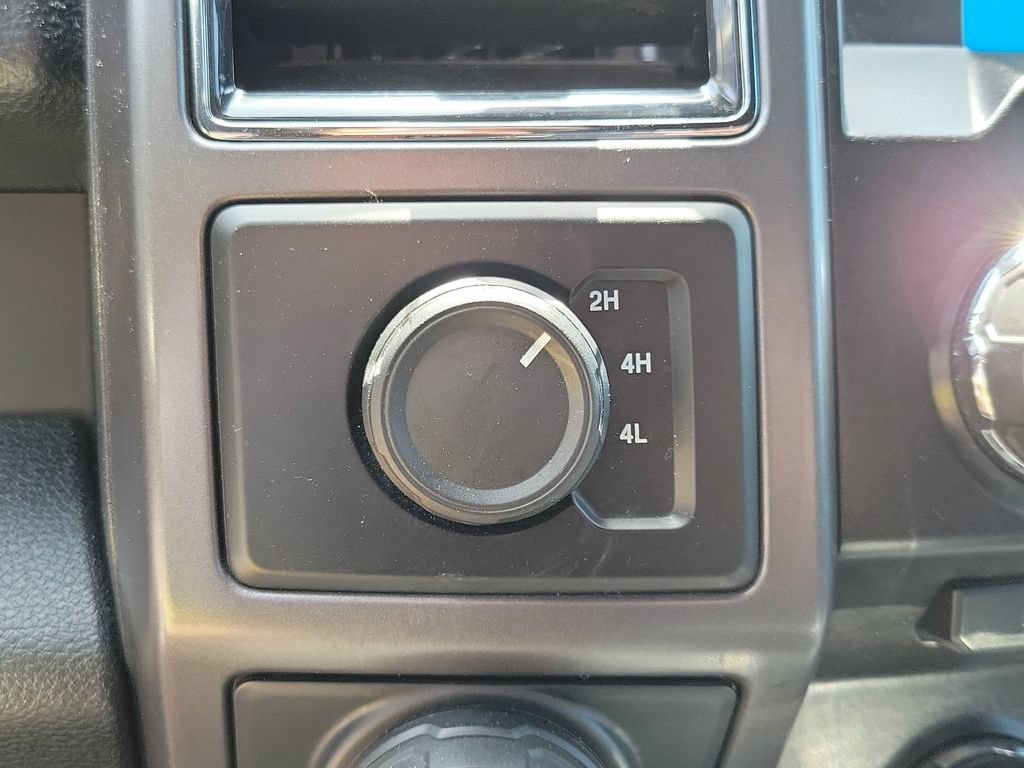 Used 2017 Ford F150 XLT w/ Equipment Group 302A Luxury AWD/4WD image 32