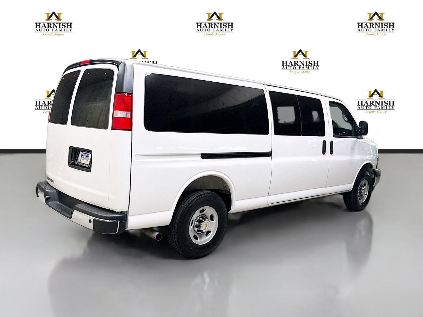 Used 2025 Chevrolet Express 3500 LT w/ LT Preferred Equipment Group RWD image 6