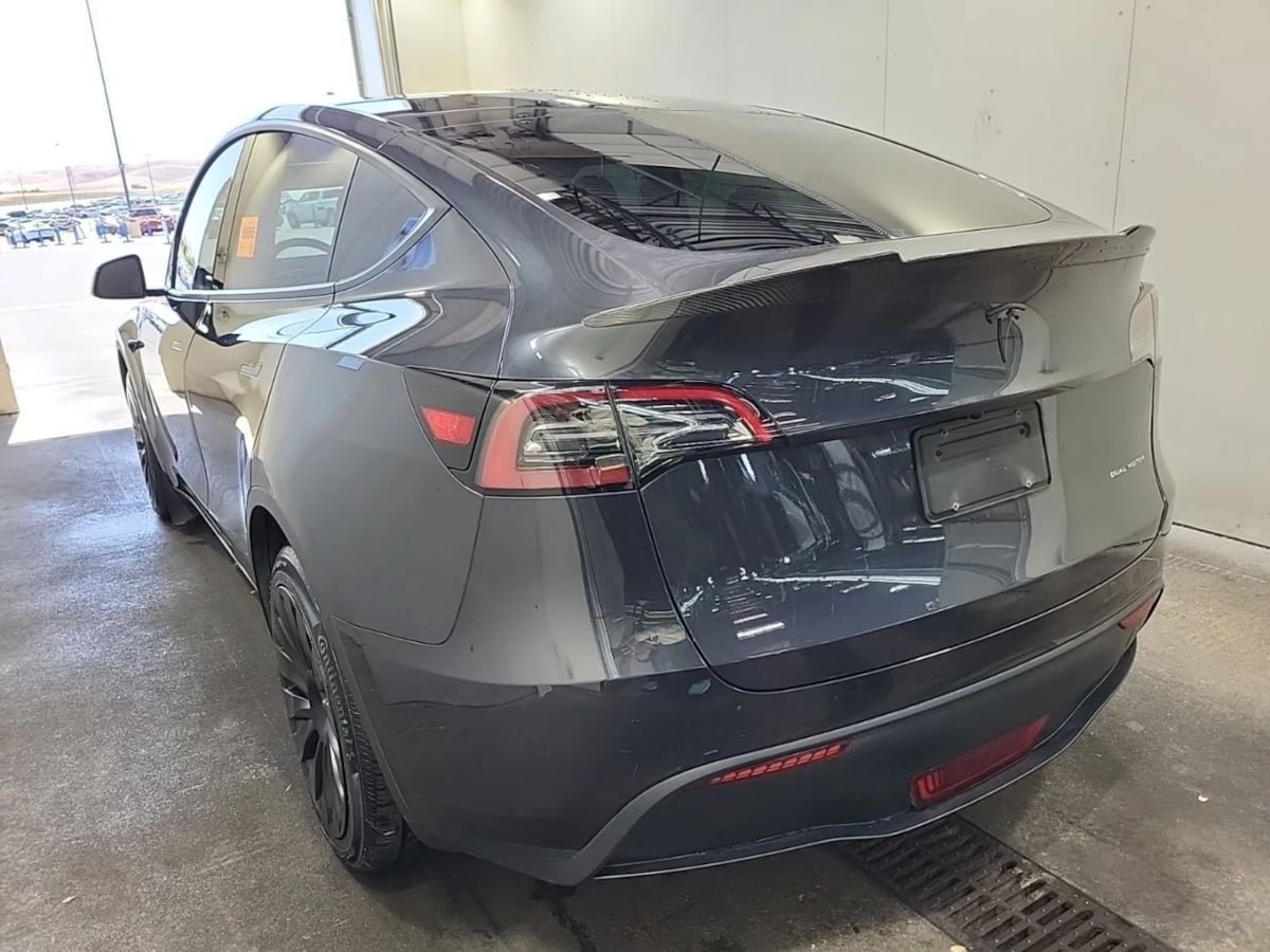 Used 2024 Tesla Model Y Long Range AWD/4WD image 5