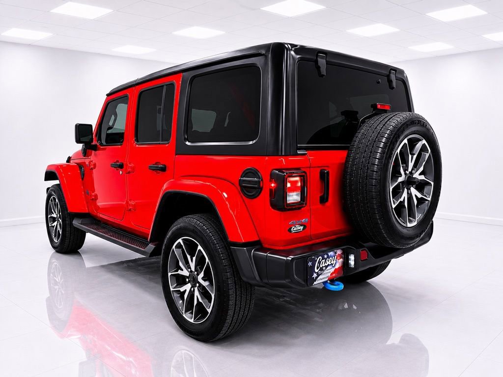 Used 2024 Jeep Wrangler Unlimited w/ Convenience Group AWD/4WD image 4