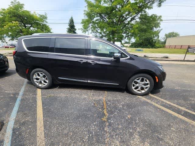 Certified 2019 Chrysler Pacifica Limited w/ Advanced Safetytec Group FWD image 6