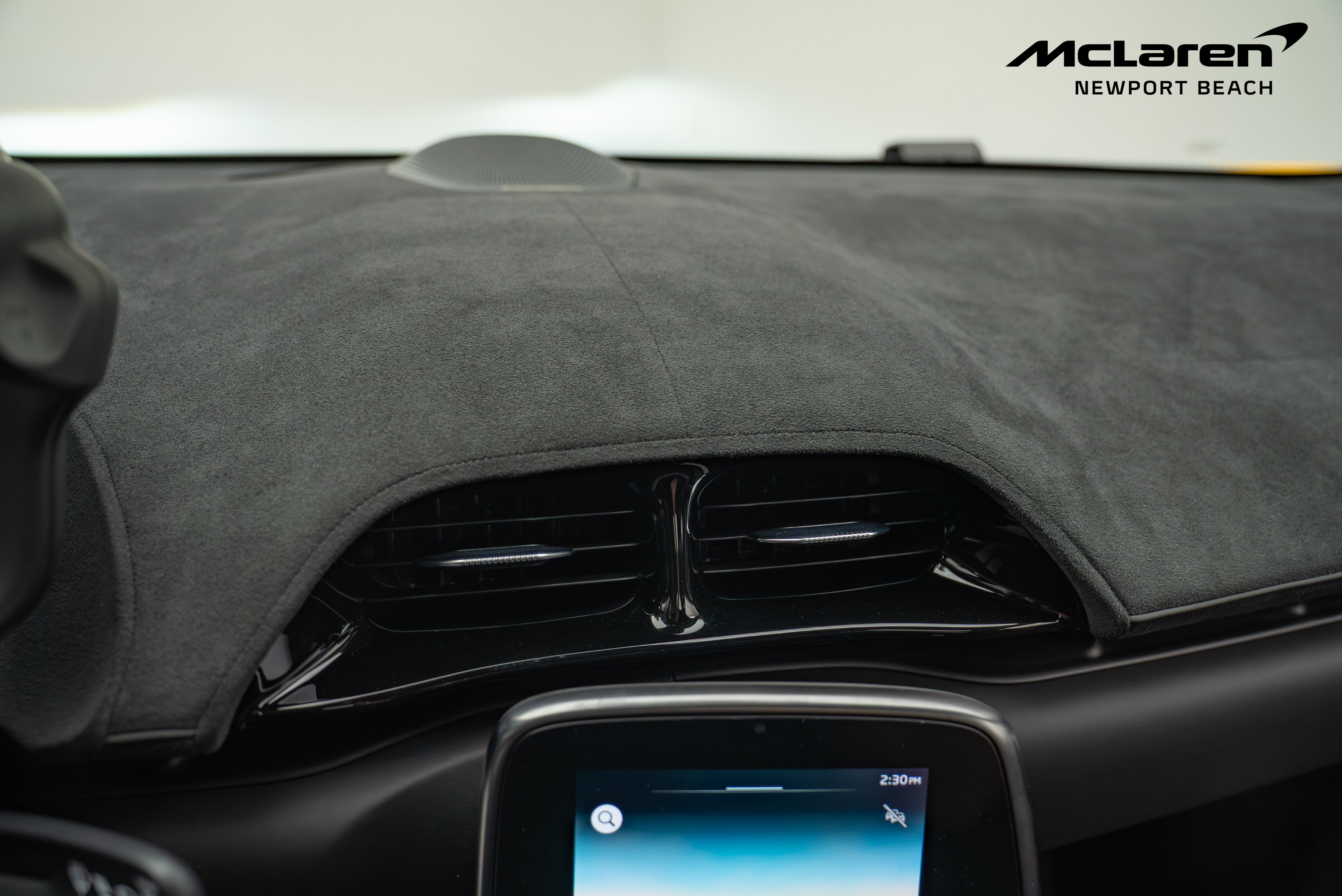 Used 2024 McLaren Artura RWD image 15