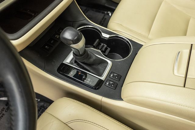 Used 2014 Toyota Highlander XLE image 11