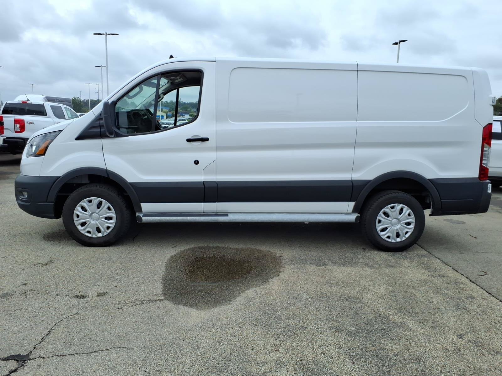 Used 2025 Ford Transit 250 Low Roof w/ Exterior Upgrade Package RWD image 4