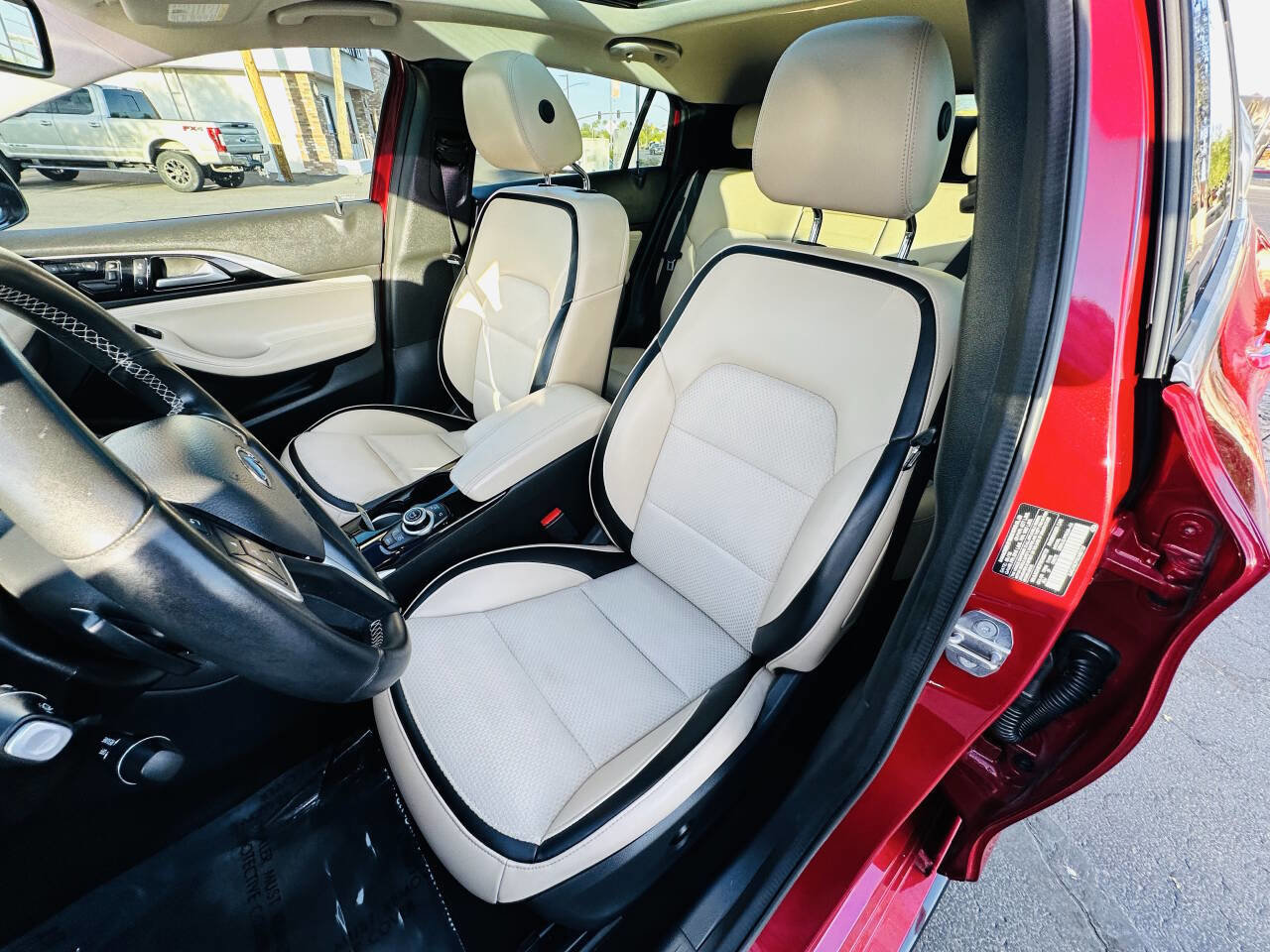 Used 2019 INFINITI QX30 w/ Navigation Package image 15