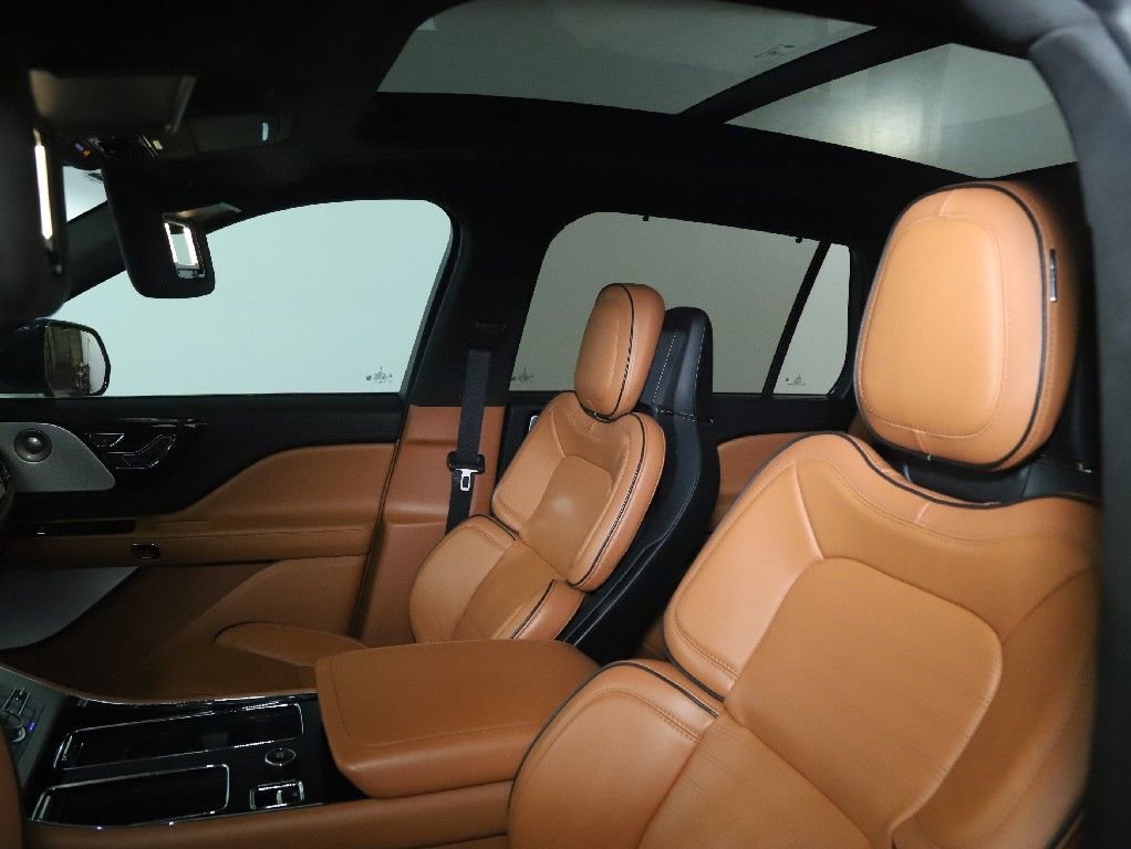 Certified 2023 Lincoln Aviator Black Label w/ Class IV Trailer Tow Package AWD/4WD image 22