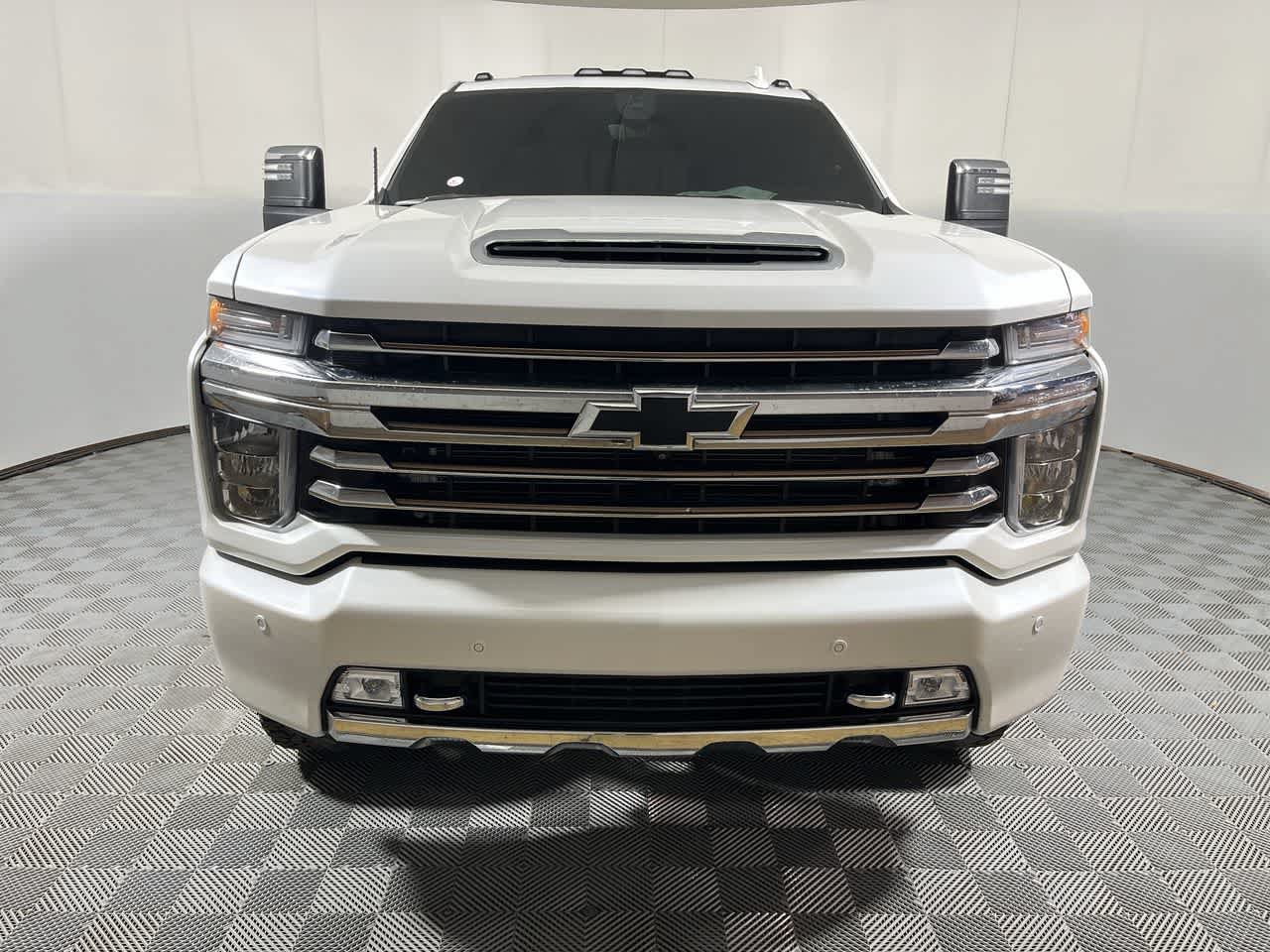 Used 2022 Chevrolet Silverado 2500 High Country w/ LPO, Hitch Package AWD/4WD image 3