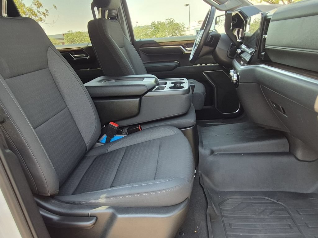 Certified 2022 GMC Sierra 1500 Elevation w/ LPO, Elevation Black Package AWD/4WD image 17