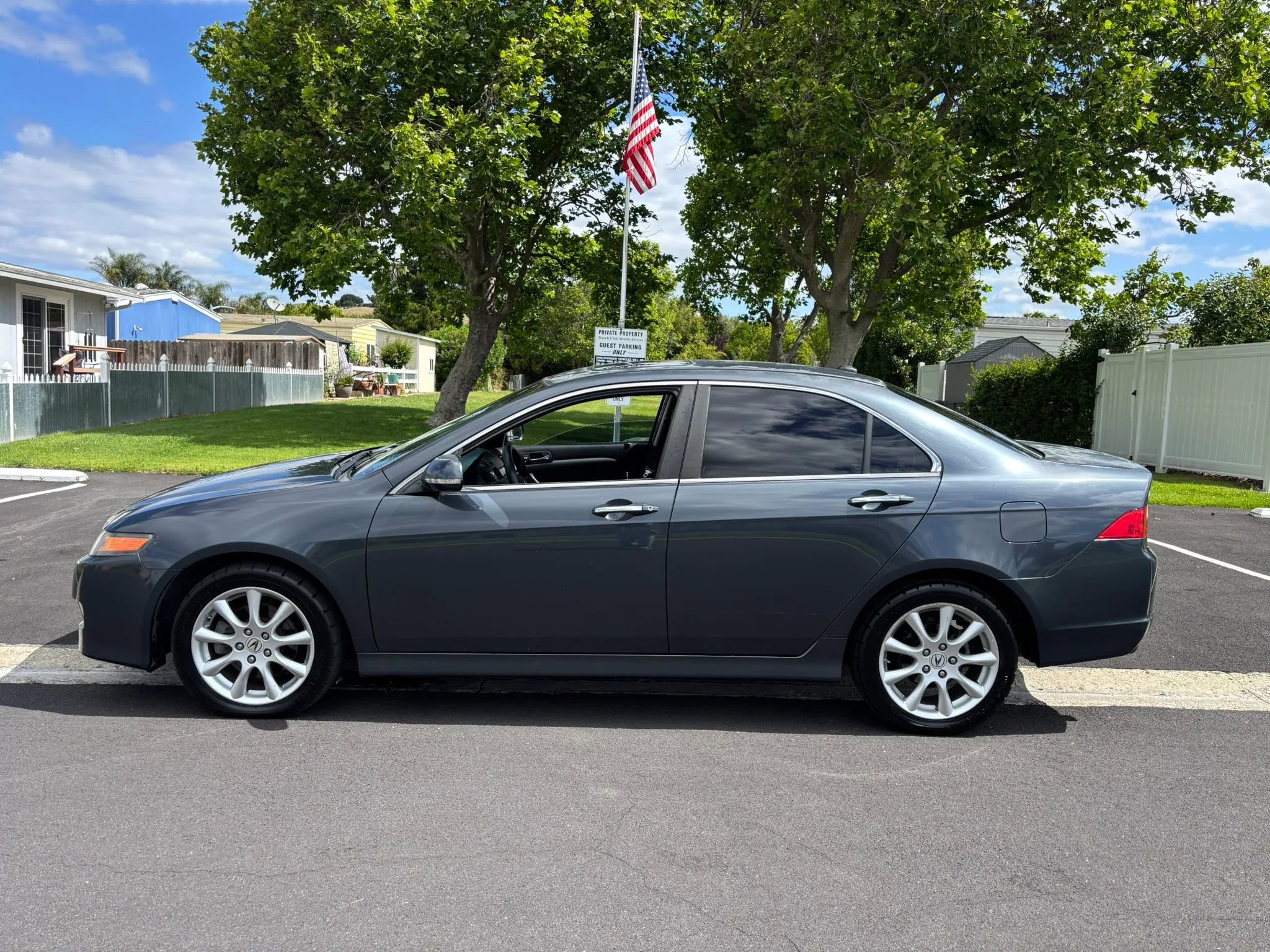 Used 2008 Acura TSX w/ Navigation FWD image 1