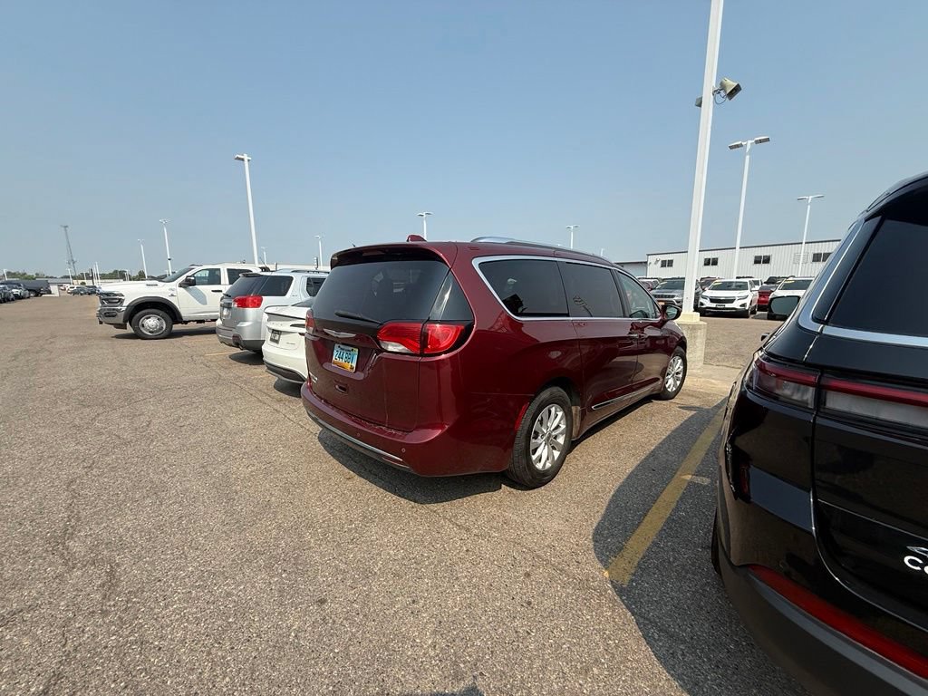 Certified 2019 Chrysler Pacifica Touring-L FWD image 5