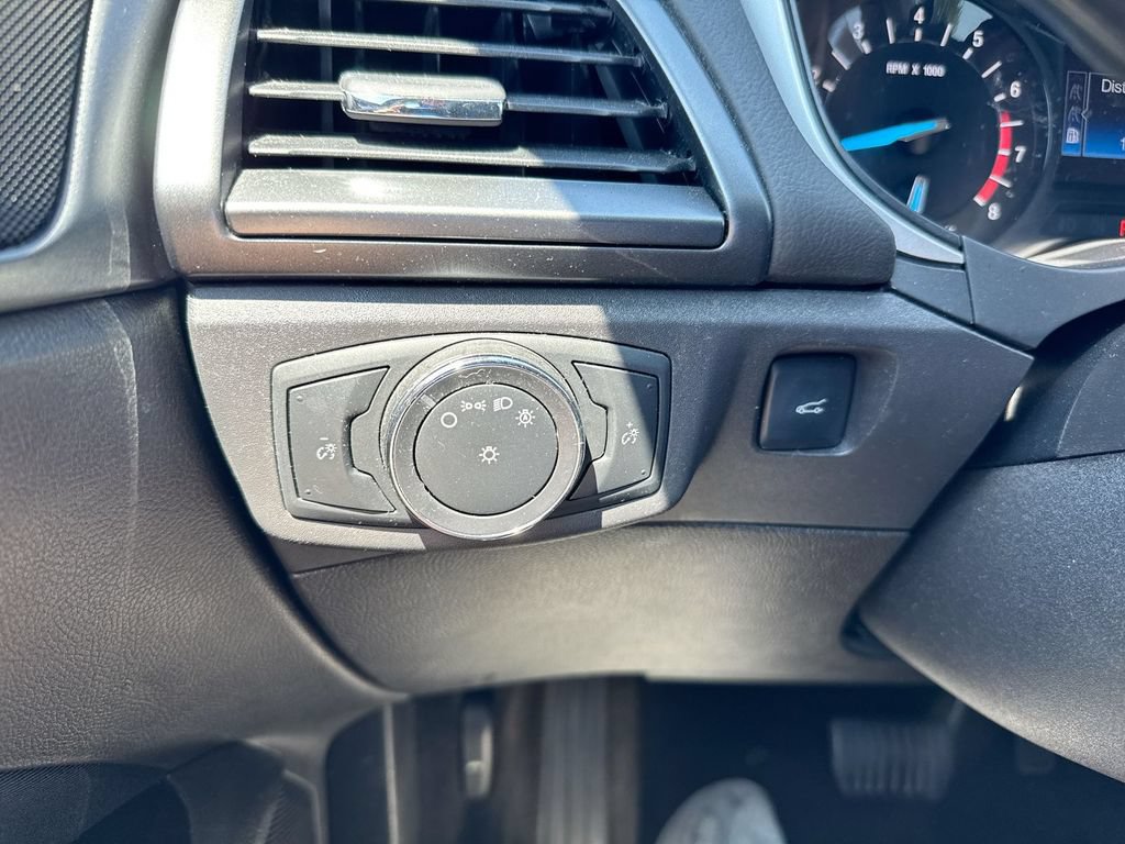 Used 2014 Ford Fusion SE FWD image 17