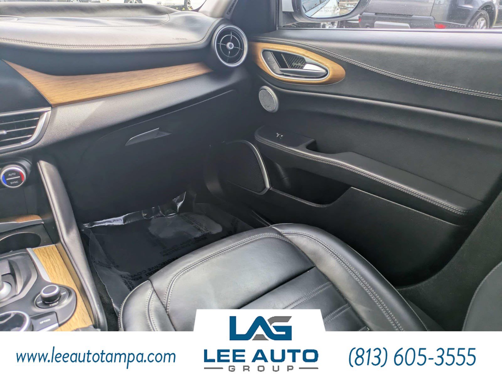 Used 2017 Alfa Romeo Giulia Ti w/ TI Lusso Light Wood Package AWD/4WD image 15