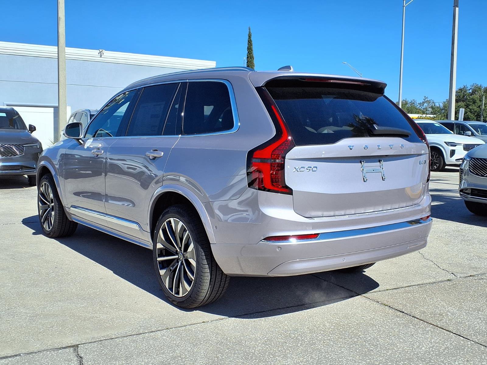 New 2026 Volvo XC90 B6 Plus w/ Protection Package Premier image 5