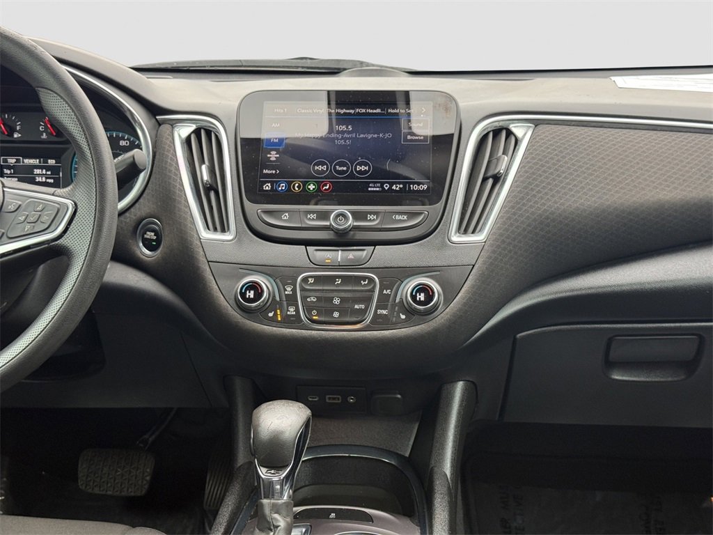 Used 2021 Chevrolet Malibu LT image 20
