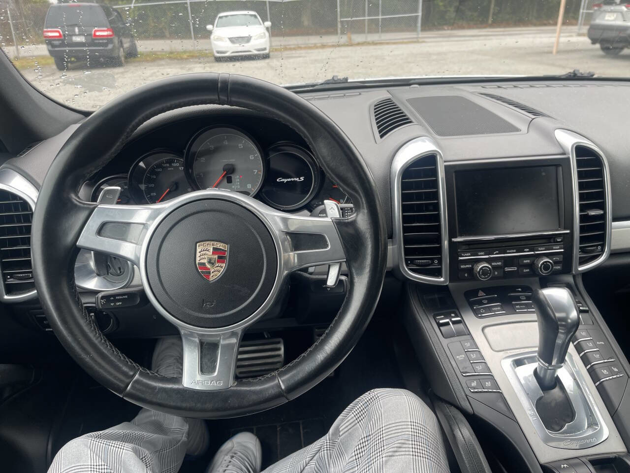 Used 2011 Porsche Cayenne S AWD/4WD image 19