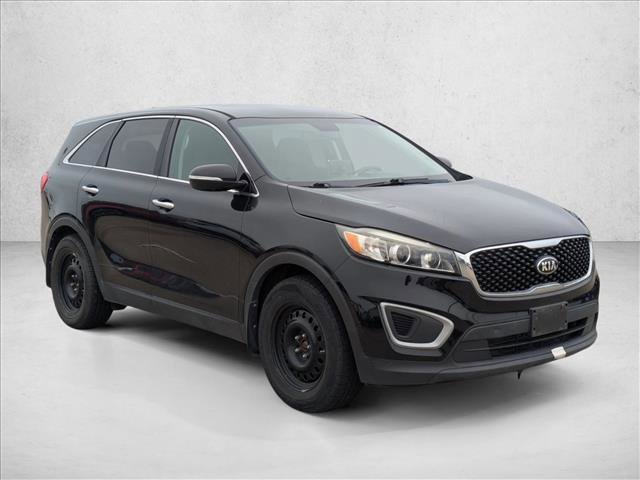 Used 2017 Kia Sorento L image 2