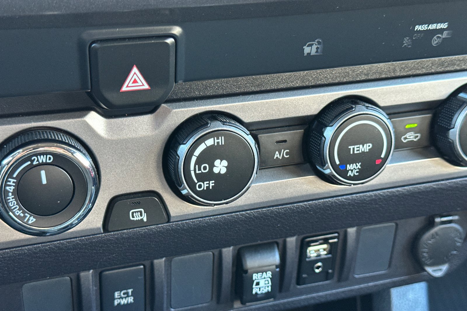 Used 2019 Toyota Tacoma SR5 image 28