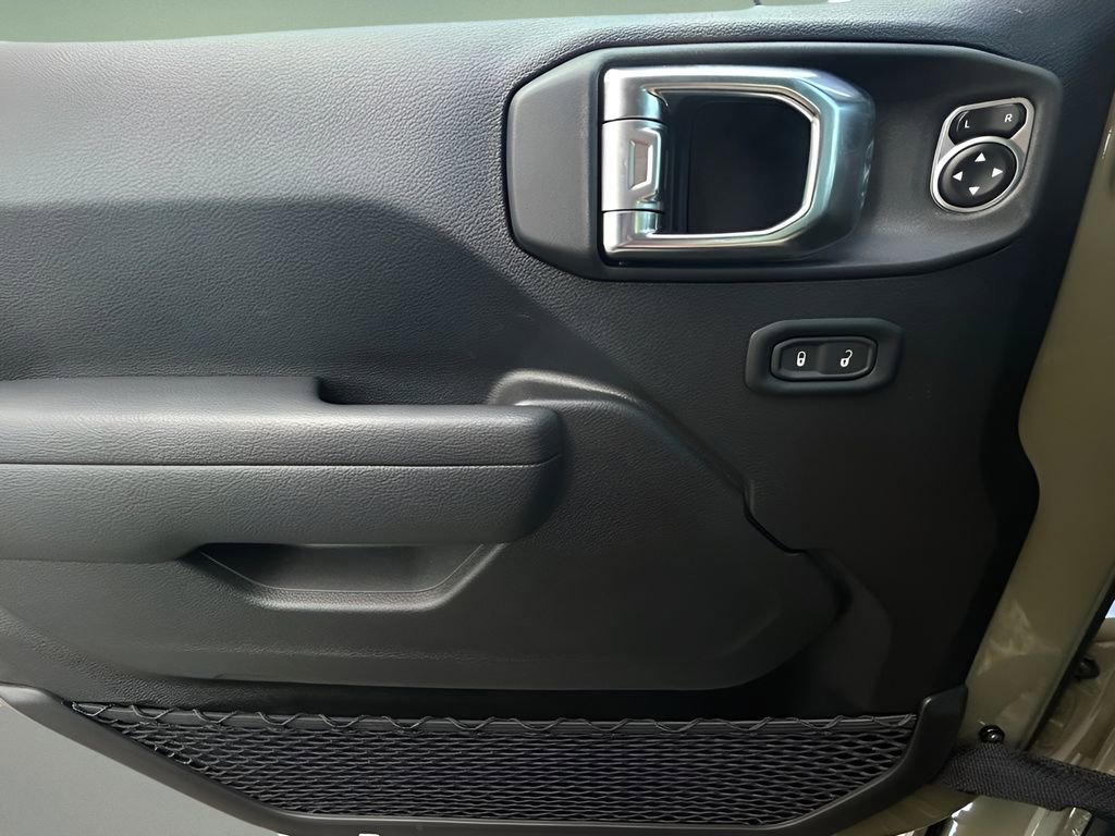 New 2025 Jeep Wrangler Rubicon w/ Steel Bumper Group image 24