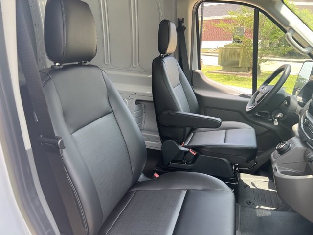 New 2023 Ford E-Transit Medium Roof image 29
