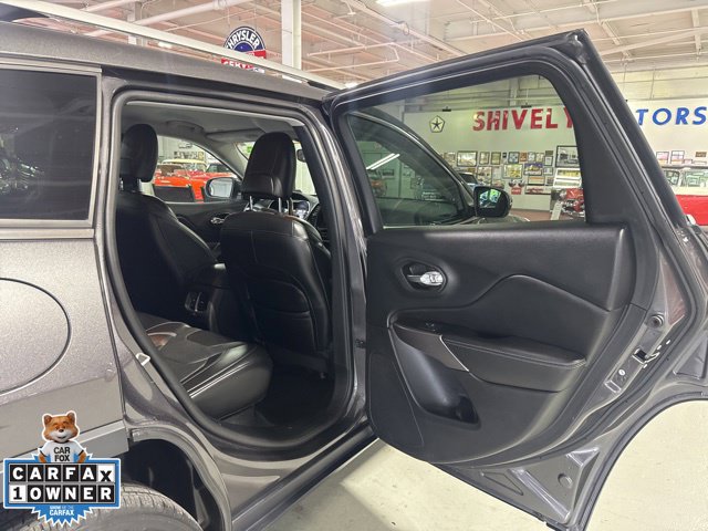 Used 2019 Jeep Cherokee Limited w/ Technology Group AWD/4WD image 27